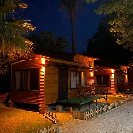 Lazoglu Camping Guzelcamlı